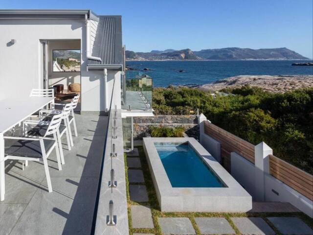 Boulders Beach Villa gallery image 3