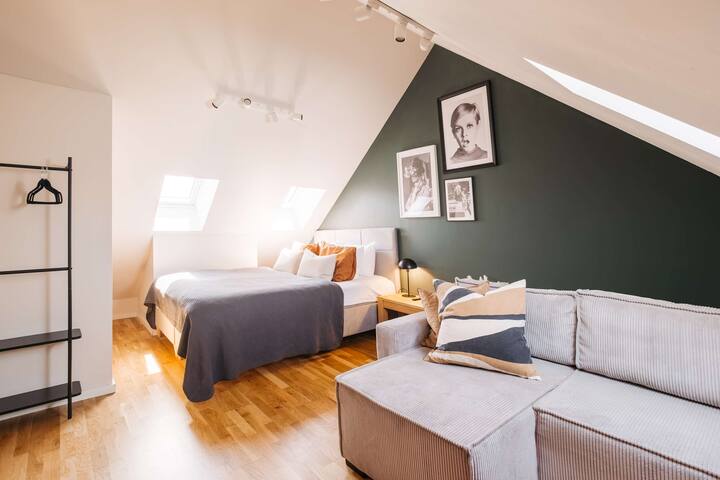 TurnKey | Republic Sq. Duplex I – with Terrace