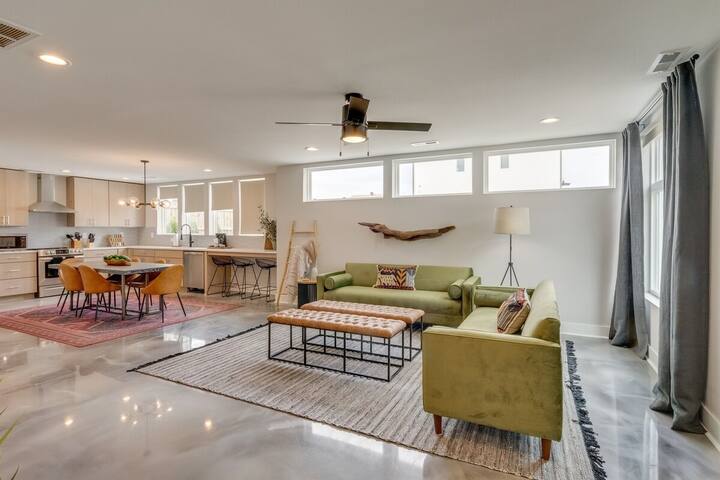 Rooftop Cocktail Bar & Fire Pit-Perfect For Summer gallery image 3