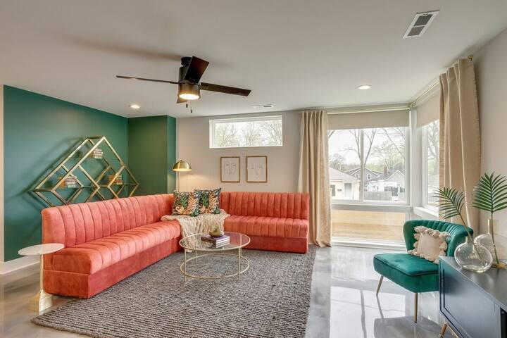 Rooftop Cocktail Bar & Fire Pit-Perfect For Summer gallery image 2