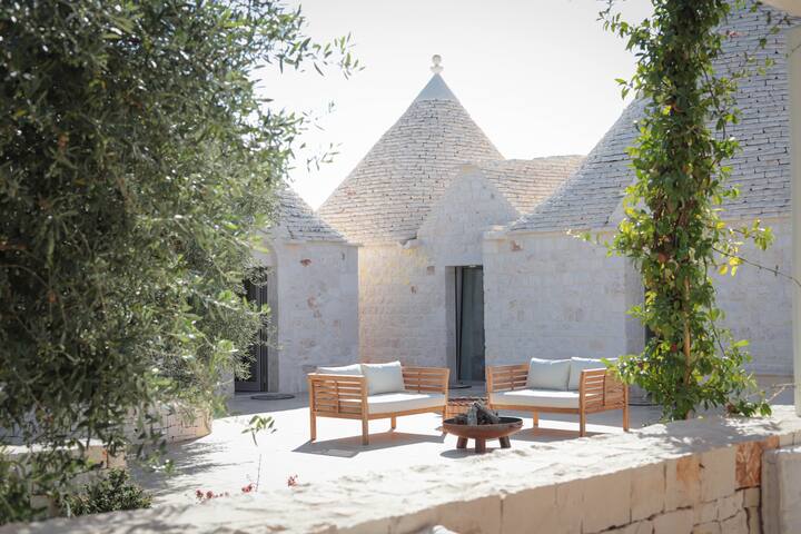 TD Trulli Lorusso Design Luxury Trulli with Pool gallery image 3