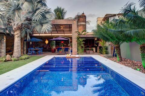Oasis House with Sauna, Hydro and Swimming Pool by