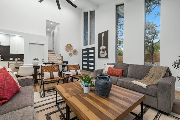 Group Travel 7br Designer Haven In Heart Of Austin - Austin, TX