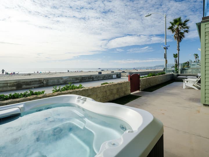 Oceanfront | Private Ground Floor Patio | Hot Tub - San Diego, CA
