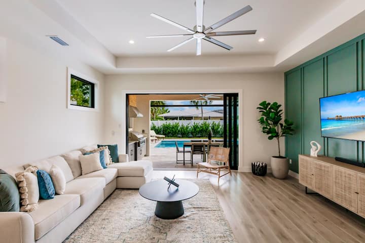 Séjour, télévision connectée, système audio Sonos