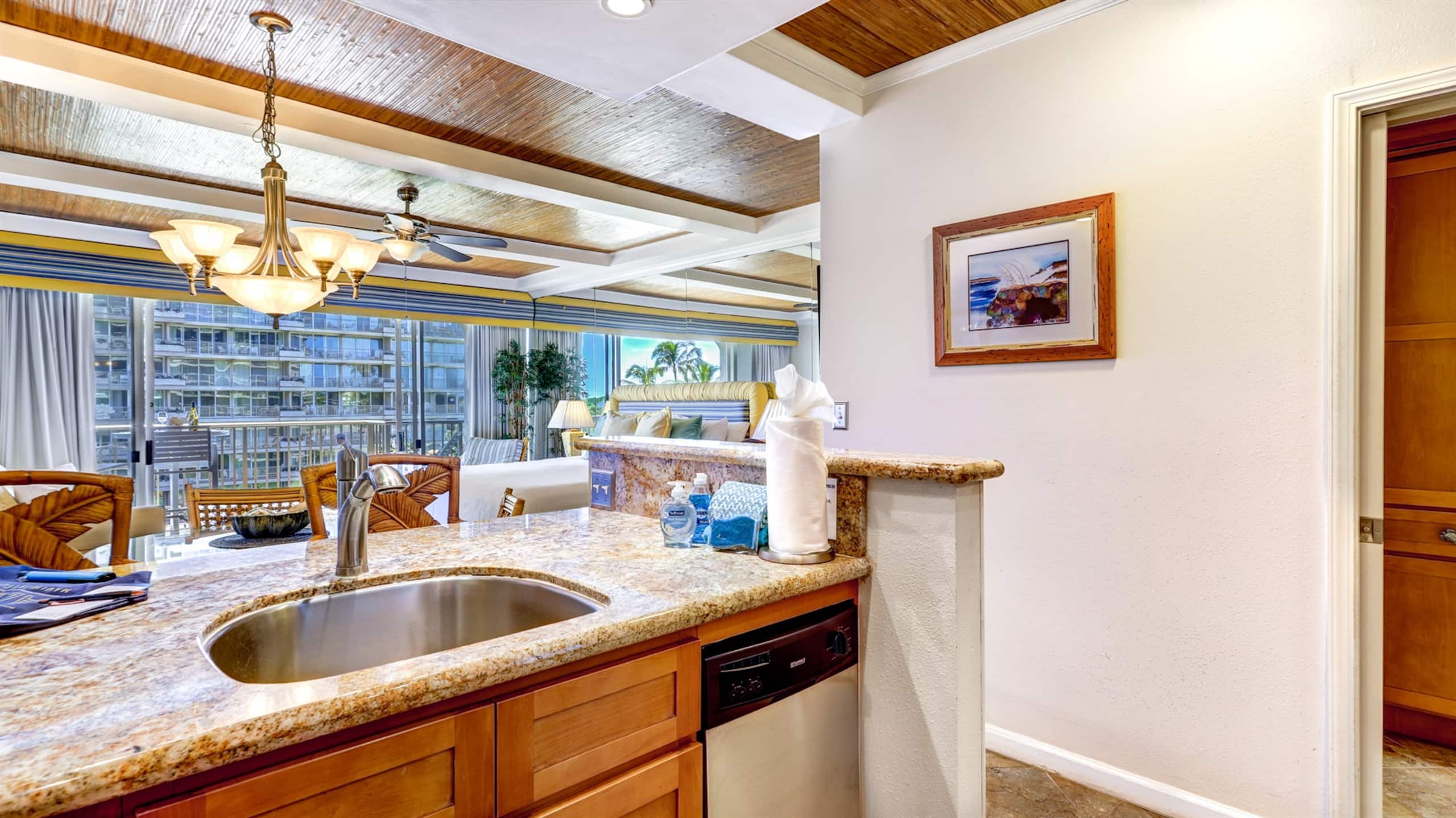 Condo in Lahaina · ★5.0 · 1 bedroom · 2 beds · 1 bath - Image 10