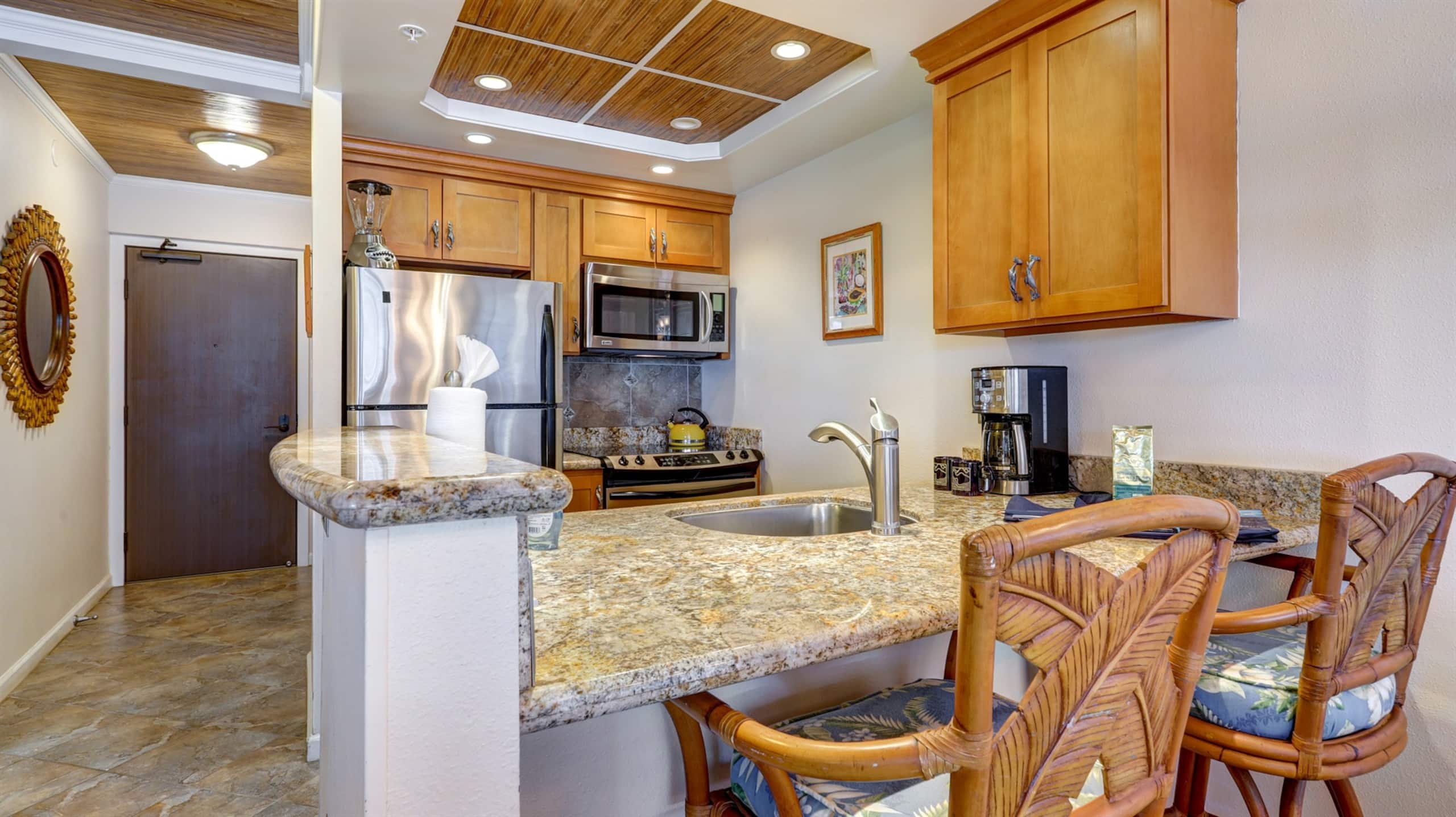 Condo in Lahaina · ★5.0 · 1 bedroom · 2 beds · 1 bath - Image 4