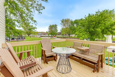 Hot Tub, Lake Access, & Dock: Port Clinton Retreat