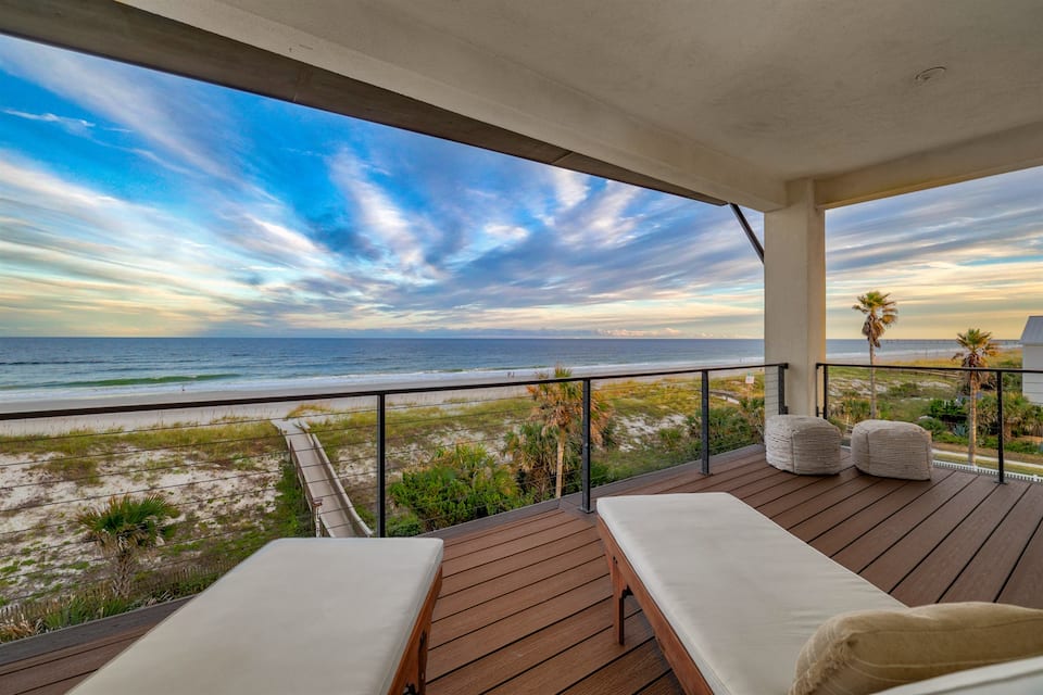 Top-earning Airbnb listing in Jacksonville Beach, 4 bedrooms