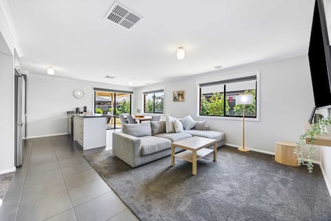 Top performing Airbnb: Spacious Living, Lucas in City Of Ballarat