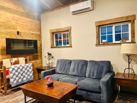 Top Airbnb: Cabin Aspen #1 with outdoor adventures! in Gila County