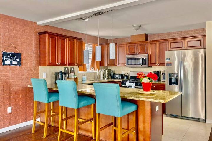 Two Apartments, One Great Stay at Newark Gem gallery image 3