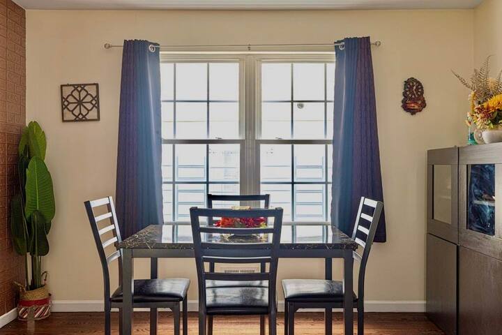 Two Apartments, One Great Stay at Newark Gem gallery image 5