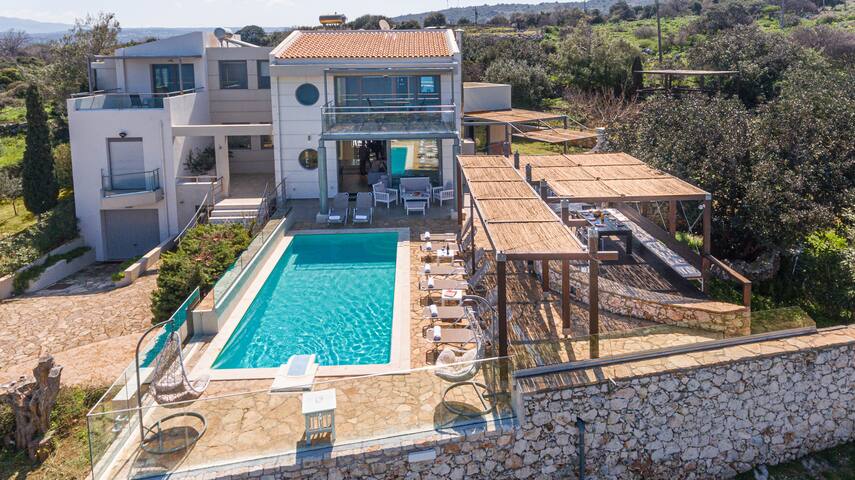 Villa Serenity – With Private Heated Pool gallery image 2