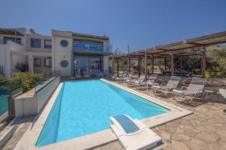 Villa Serenity – With Private Heated Pool gallery image 3