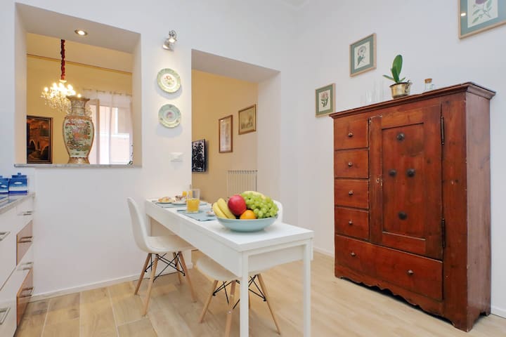 TreasureRome Carmen Suite 2br gallery image 5