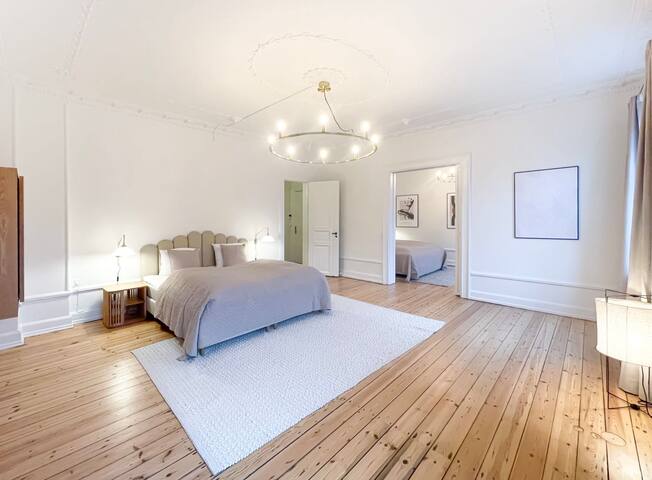 Luxurious 11 Person Apt w/4 Bedrooms in CPH City gallery image 2