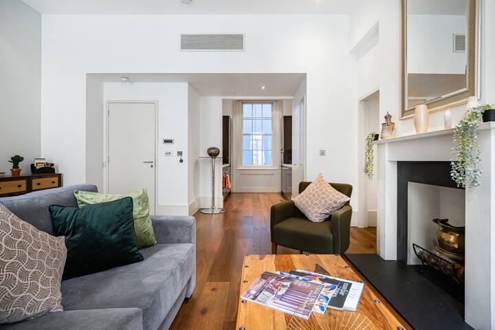 Exclusive Mayfair 2 Bedrooms Apartment