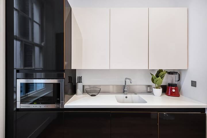 Exclusive Mayfair 2 Bedrooms Apartment gallery image 4