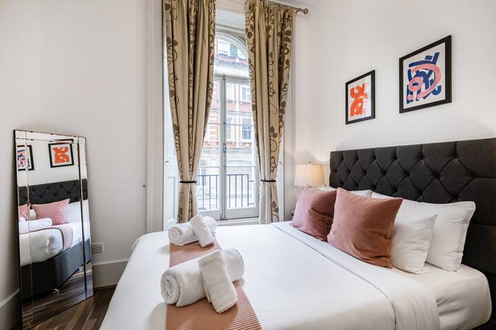 Exclusive Mayfair 2 Bedrooms Apartment gallery image 2