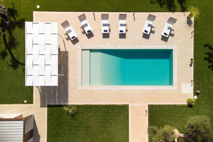 New Villa Gelso Bianco with Infinity Pool