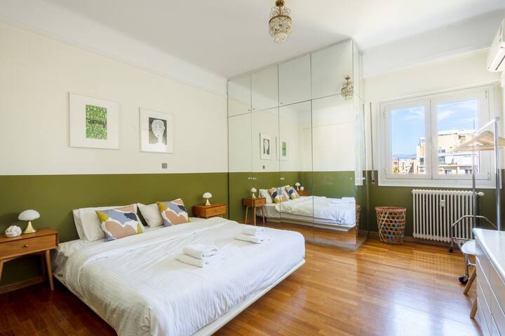 3 bdrm Luxury Apt Incredible Acropolis View gallery image 5