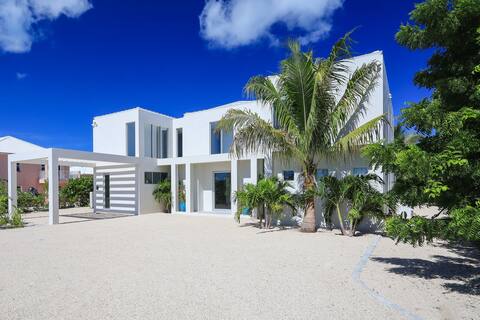 Grace Bay, New 5 Bedroom Villa - Pure Water Villa
