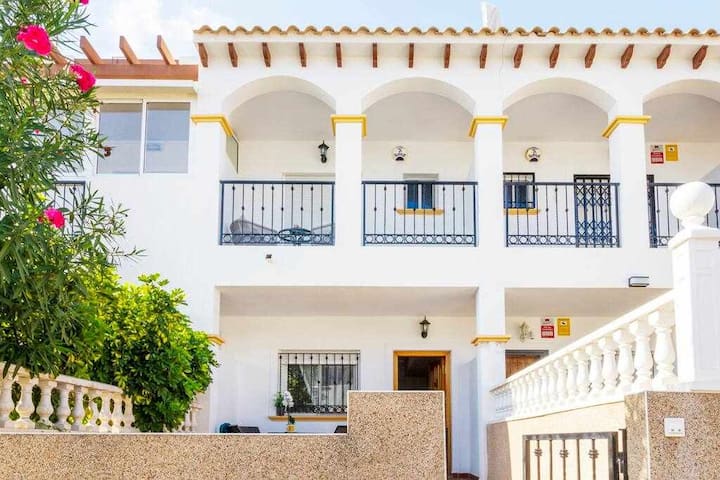 Pink Flamingo Homes managed Airbnb listing 3