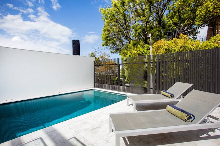 Bronte Beach Family Retreat with Pool gallery image 4