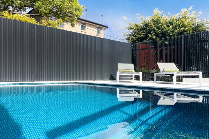 Bronte Beach Family Retreat with Pool gallery image 5