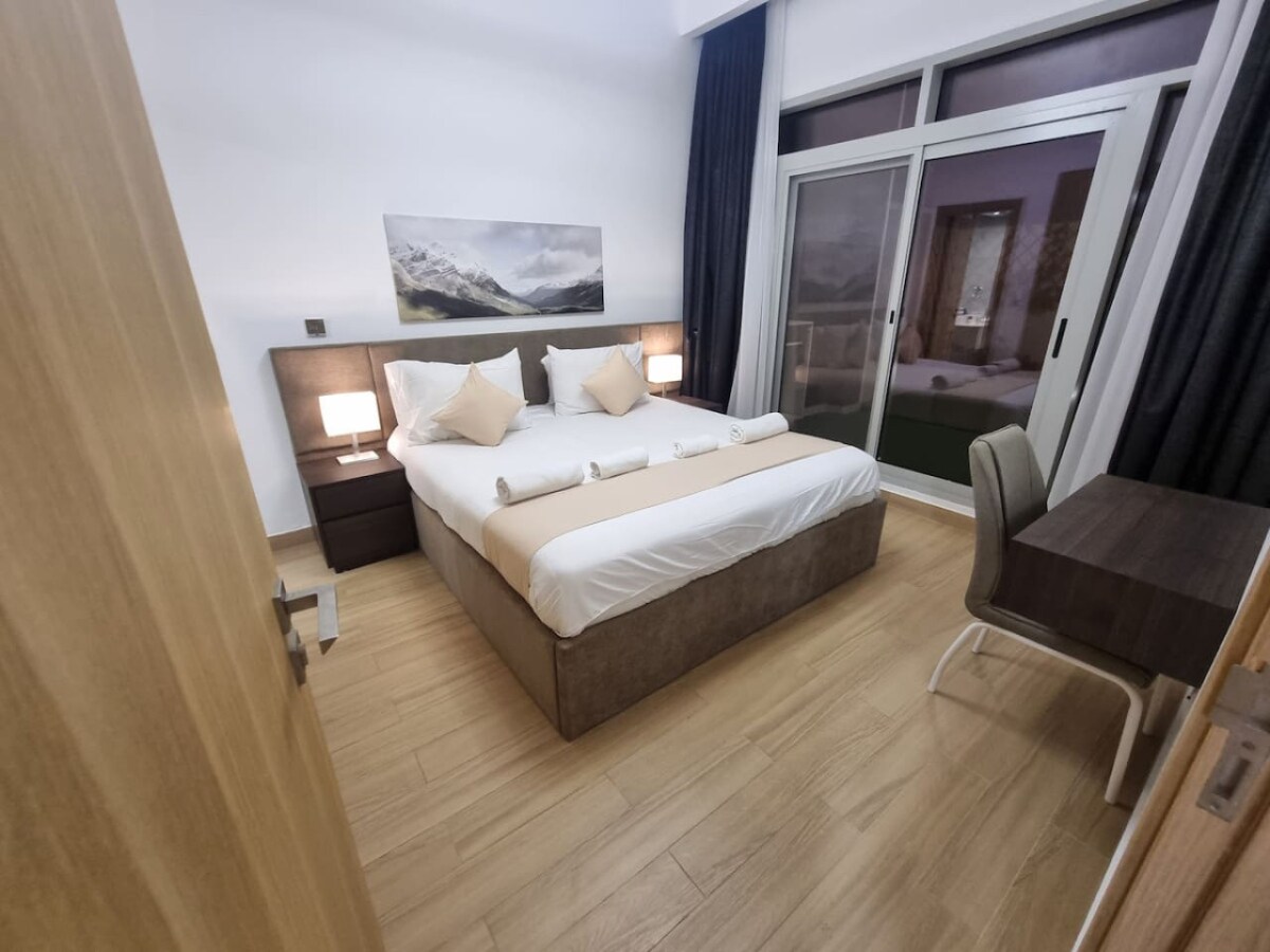 Top Airbnb: AB - One Bedroom apartment near metro in Al Satwa