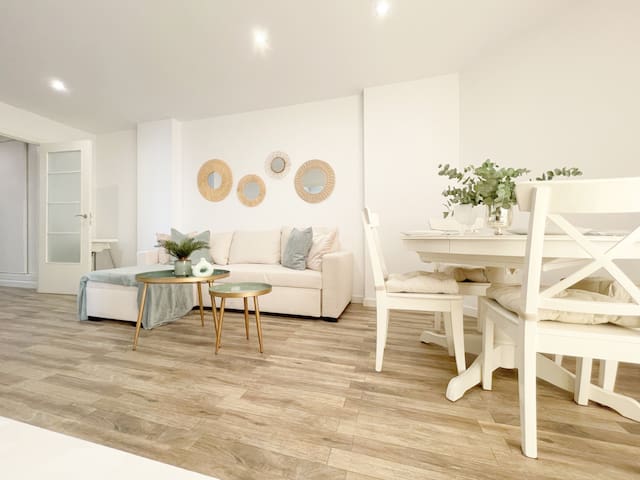 Málaga De Vacaciones managed Airbnb listing 2