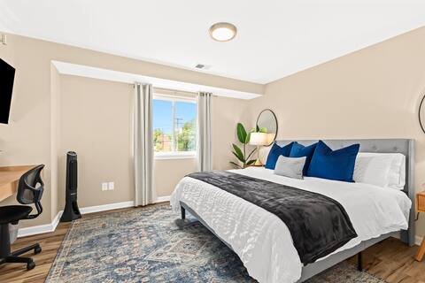 New! Cozy 1BR, Minutes to Roseville Downtown