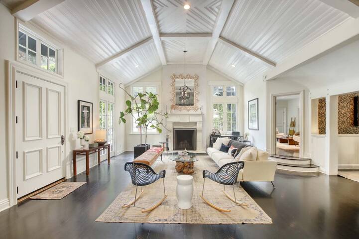 Laurel Canyon Classic Hollywood Residence W/ Pool gallery image 4