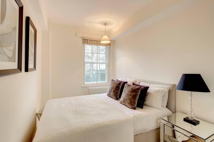 Two Bedroom flat near South Kensinghton gallery image 5