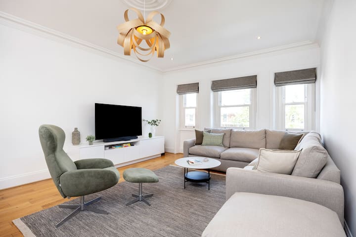 Enchanting Light by Veeve