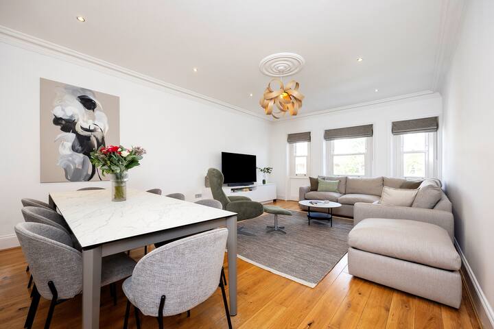 Enchanting Light by Veeve gallery image 3