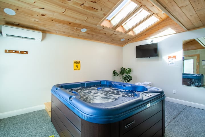 Mountain Breeze - Private Pool, Hot Tub & Games! - Cabins for Rent