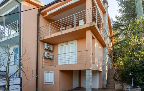 Gorgeous home in Njivice with kitchen