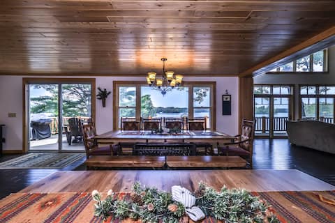 Luxury 8bdr Lodge on Eagle River Chain of Lakes!