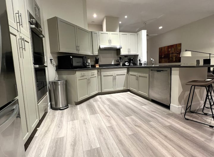 Stunning Ventura Condo With Golf &Pool - Orlando