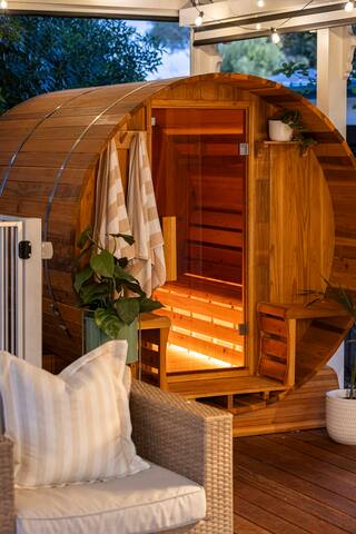 Oliver’s Cottage Yarra Valley | Spa and Sauna gallery image 5