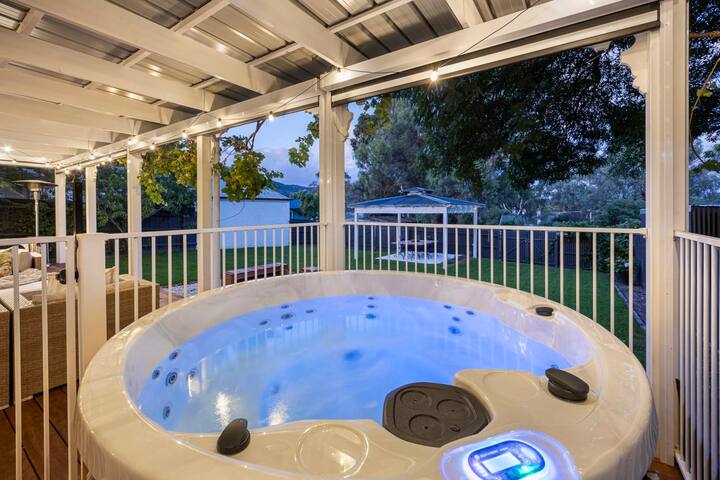 Oliver’s Cottage Yarra Valley | Spa and Sauna gallery image 2
