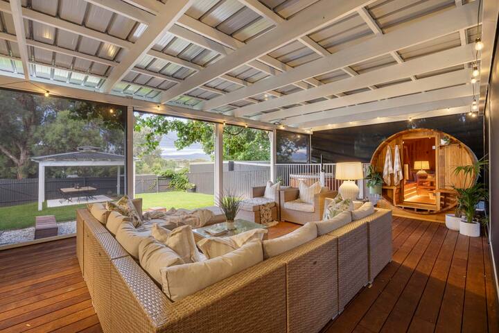 Oliver’s Cottage Yarra Valley | Spa and Sauna gallery image 3