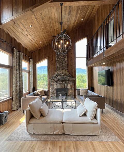 Spectacular Views, Private River