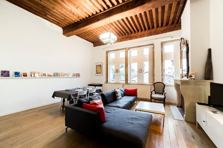 Large duplex in the heart of Old Lyon gallery image 5