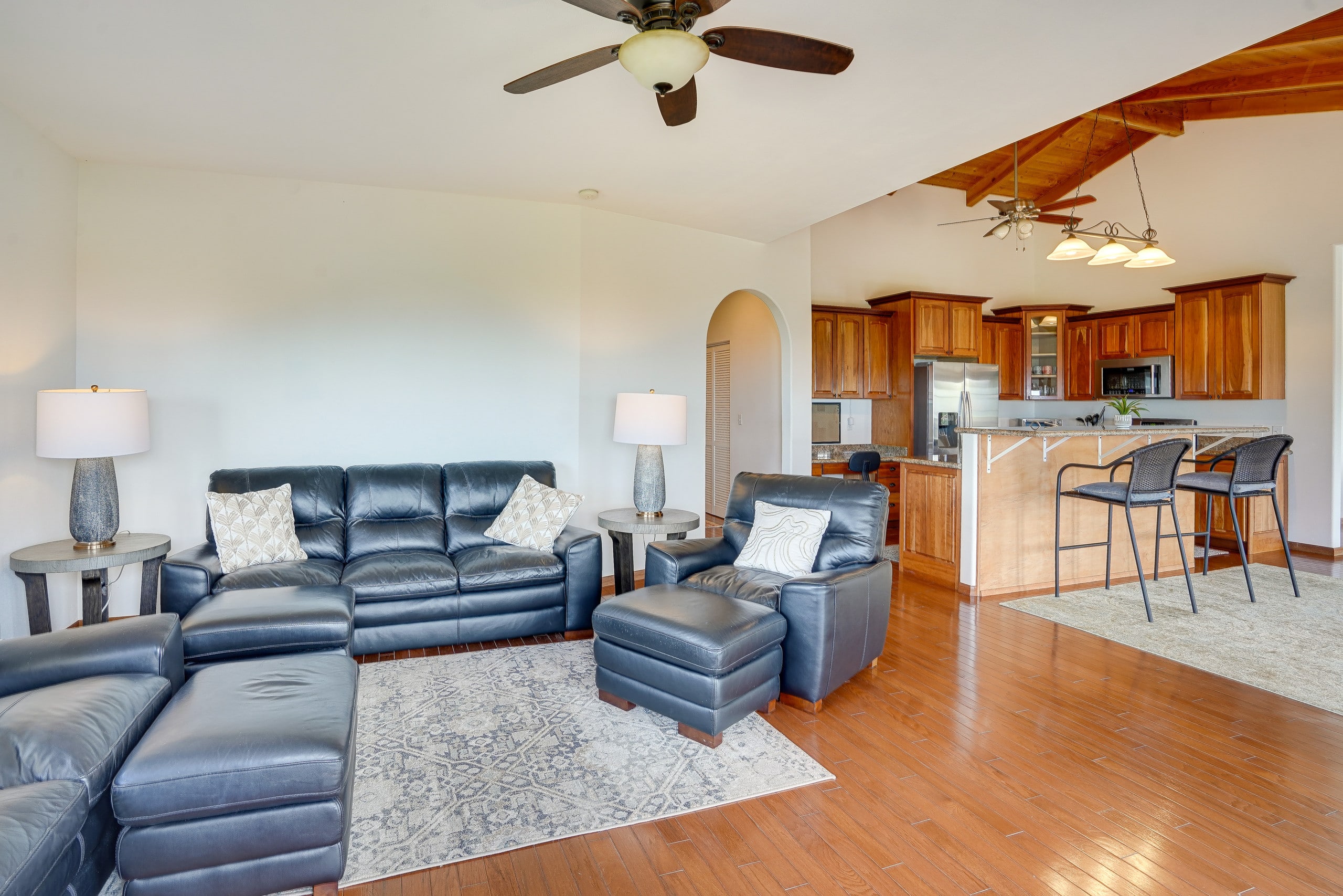 Hawaiian Retreat w/ Ocean Views in Captain Cook - Photo 4