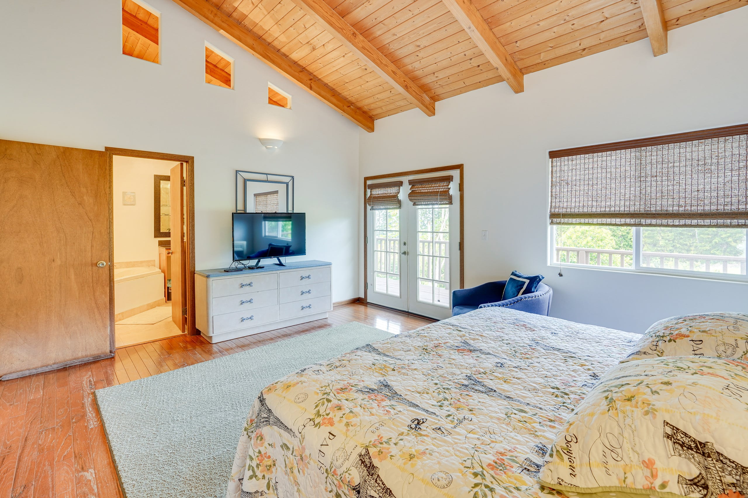 Hawaiian Retreat w/ Ocean Views in Captain Cook - Photo 11