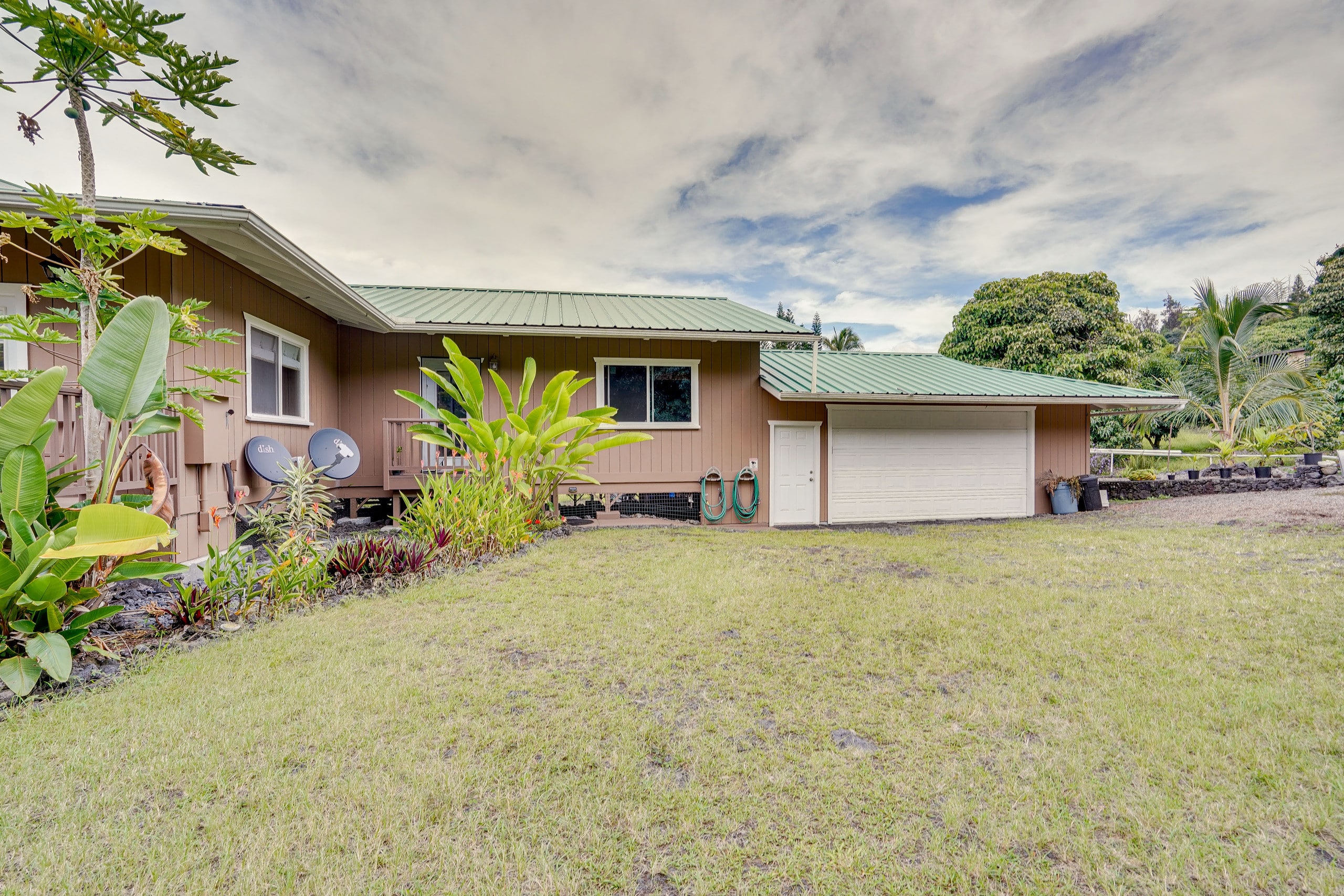 Hawaiian Retreat w/ Ocean Views in Captain Cook - Photo 24