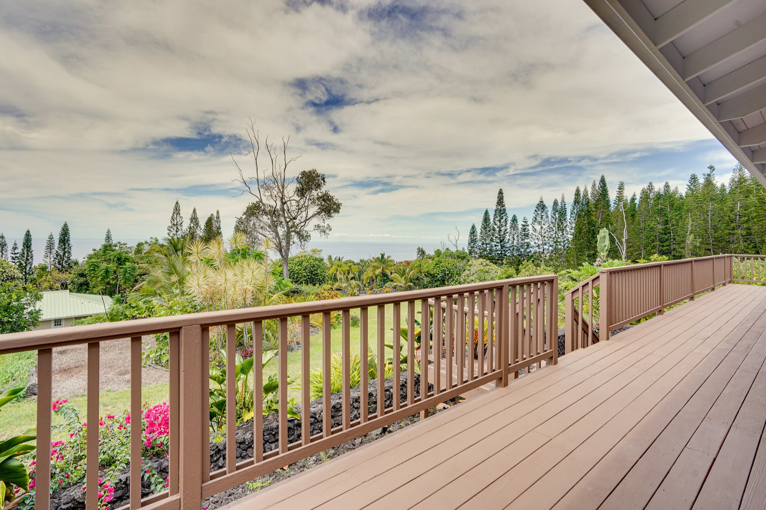 Hawaiian Retreat w/ Ocean Views in Captain Cook - Photo 23